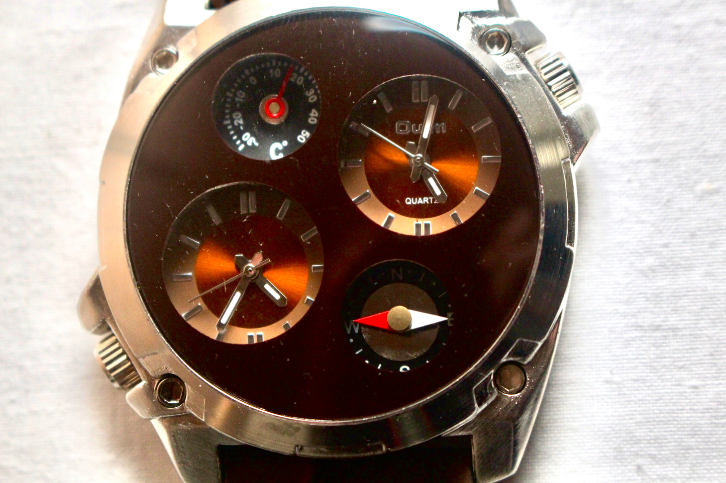 Oulm Round Dual-Movement Unisex Fashion Wrist Watch