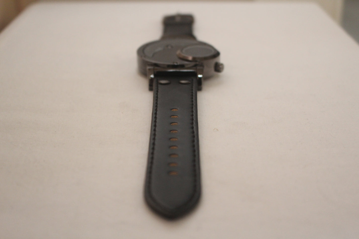 Oulm Dual Movement Jump Hour Luxury Business Wrist Watch